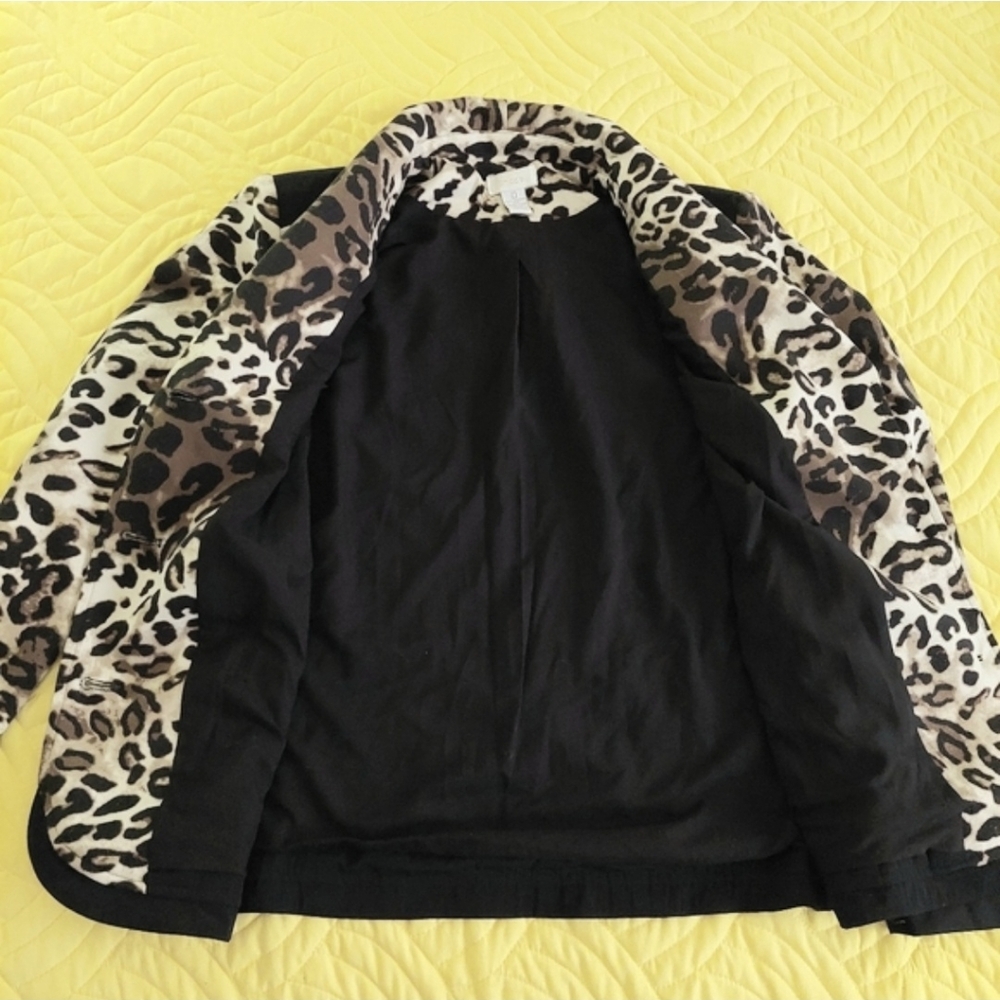 Chico’s Leopard Print Mixed Media Button Front Jacket Size 0 (Fits Small/4-6) - Picture 4 of 7
